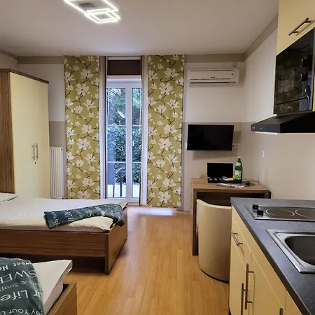 Apartmenthausmannstaetten