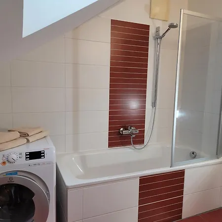 Apartmenthausmannstaetten Apartamento *