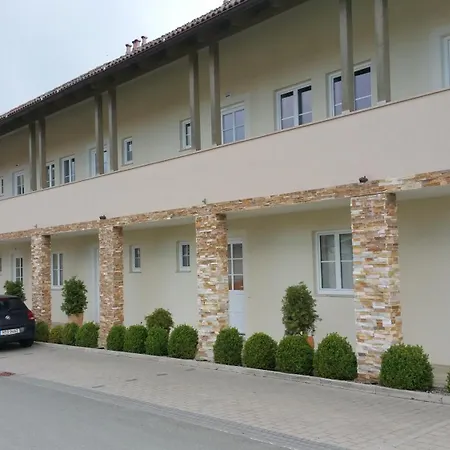 Apartmenthausmannstaetten Hausmannstatten
